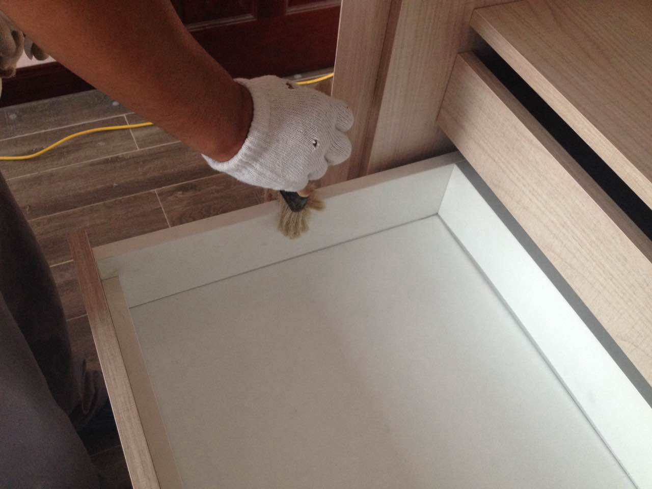 抽屜邊緣刷子重點(diǎn)施工 抽屜邊緣刷子重點(diǎn)施工