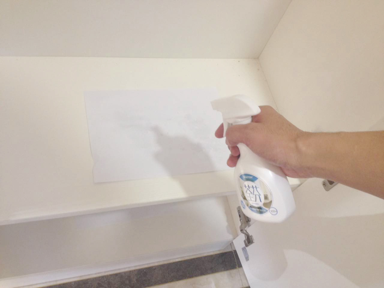 衣柜抽屜放入A4紙增加接觸面積 衣柜抽屜放入A4紙增加接觸面積