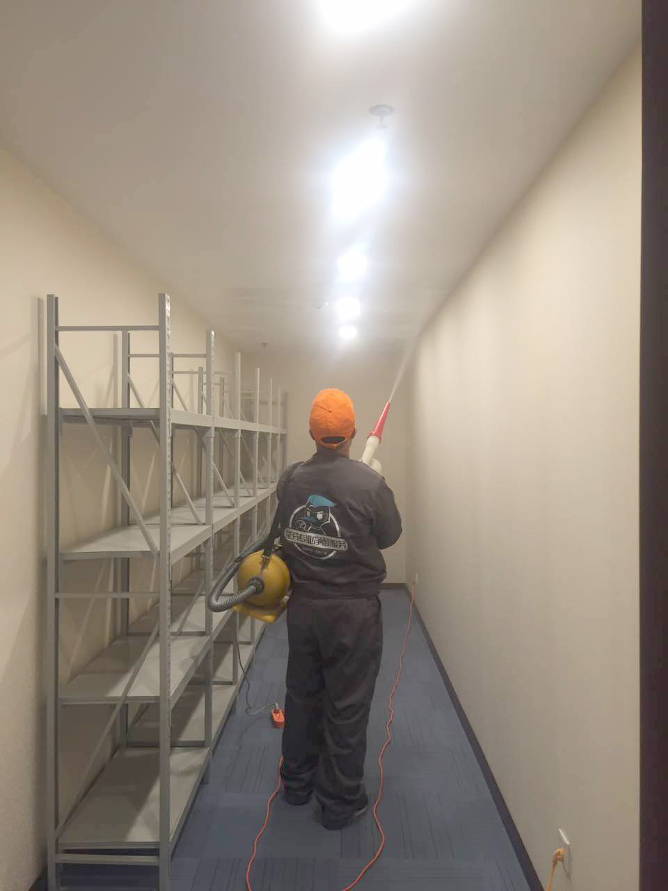 過道頂面墻面噴涂施工 過道頂面墻面噴涂施工