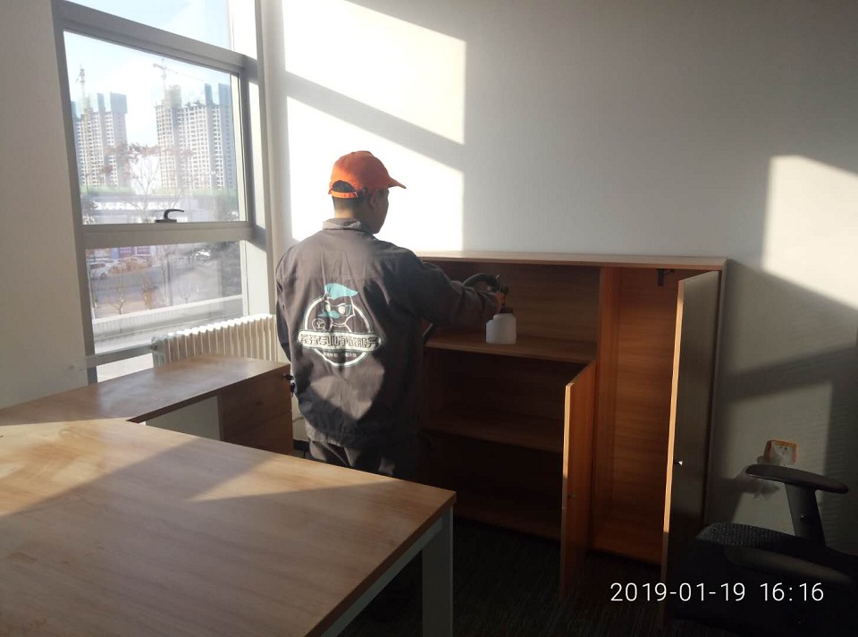 辦公區域木柜全方位噴涂施工 辦公區域木柜全方位噴涂施工