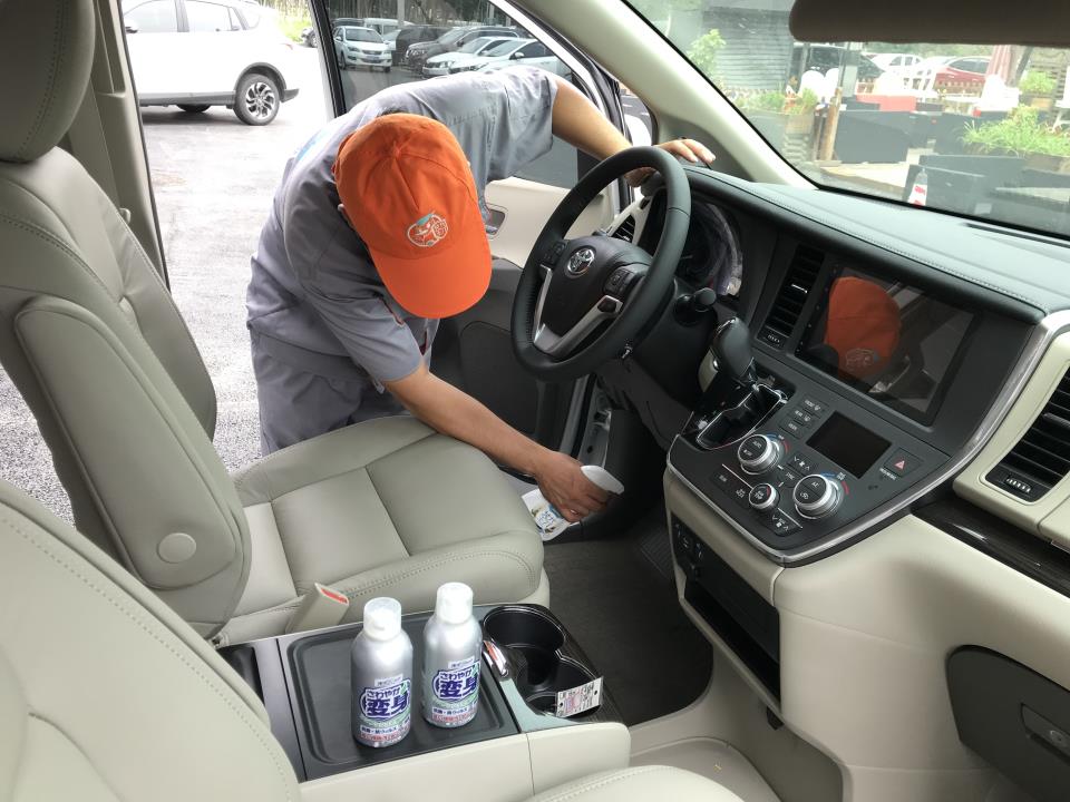 司機(jī)座椅周?chē)鷩娡渴┕ぶ卫? align= 司機(jī)座椅周?chē)鷩娡渴┕ぶ卫? width=