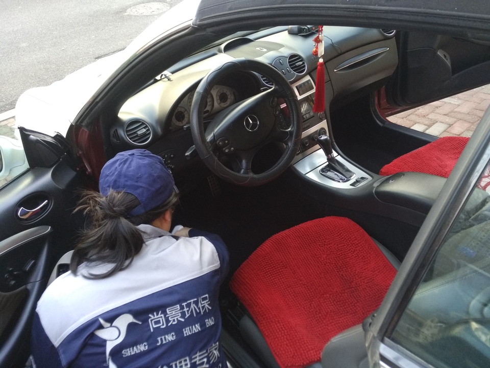 車內座椅腳墊全方位噴涂施工 車內座椅腳墊全方位噴涂施工