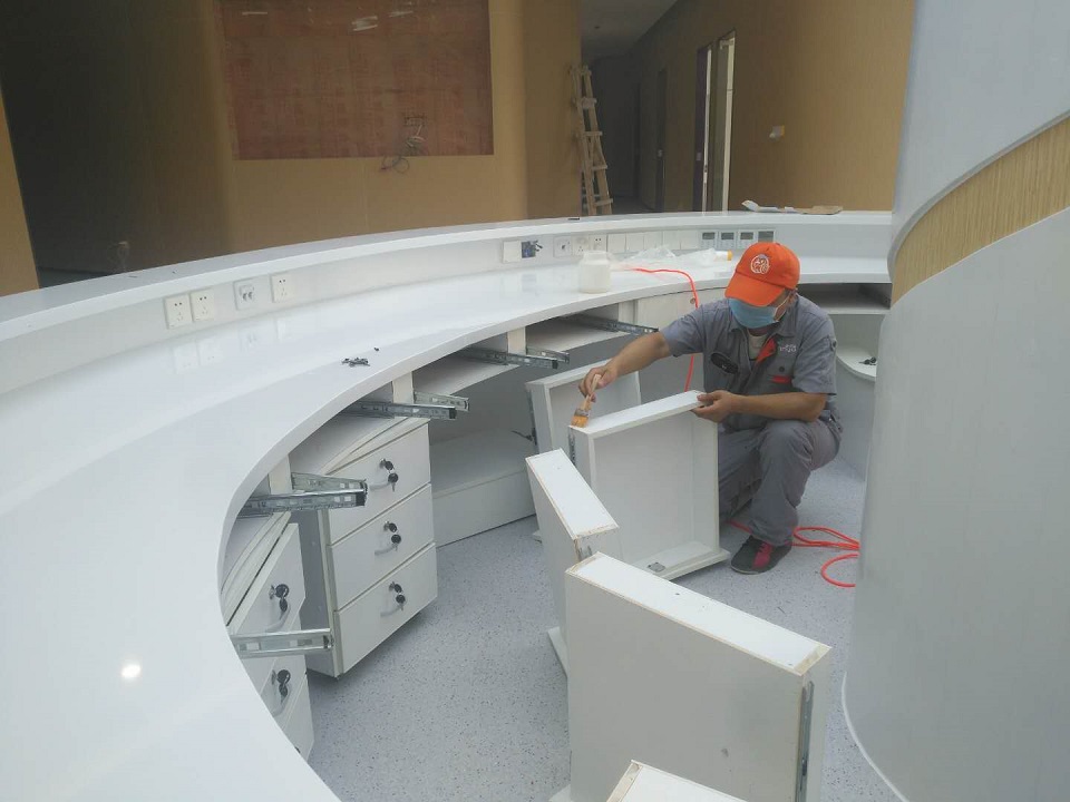 醫院柜子刷子全方位涂抹施工 醫院柜子刷子全方位涂抹施工