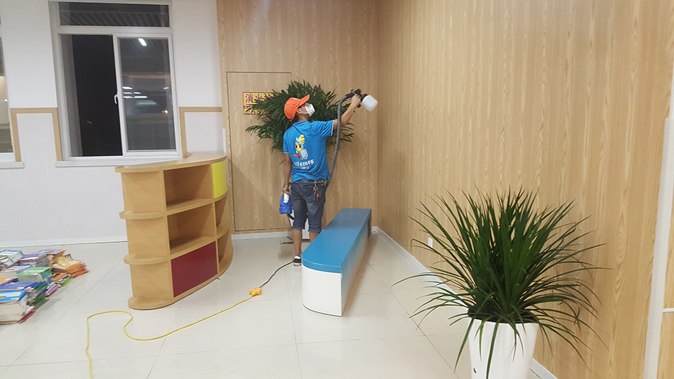 木制墻面桌椅全方位噴涂施工治理 木制墻面桌椅全方位噴涂施工治理