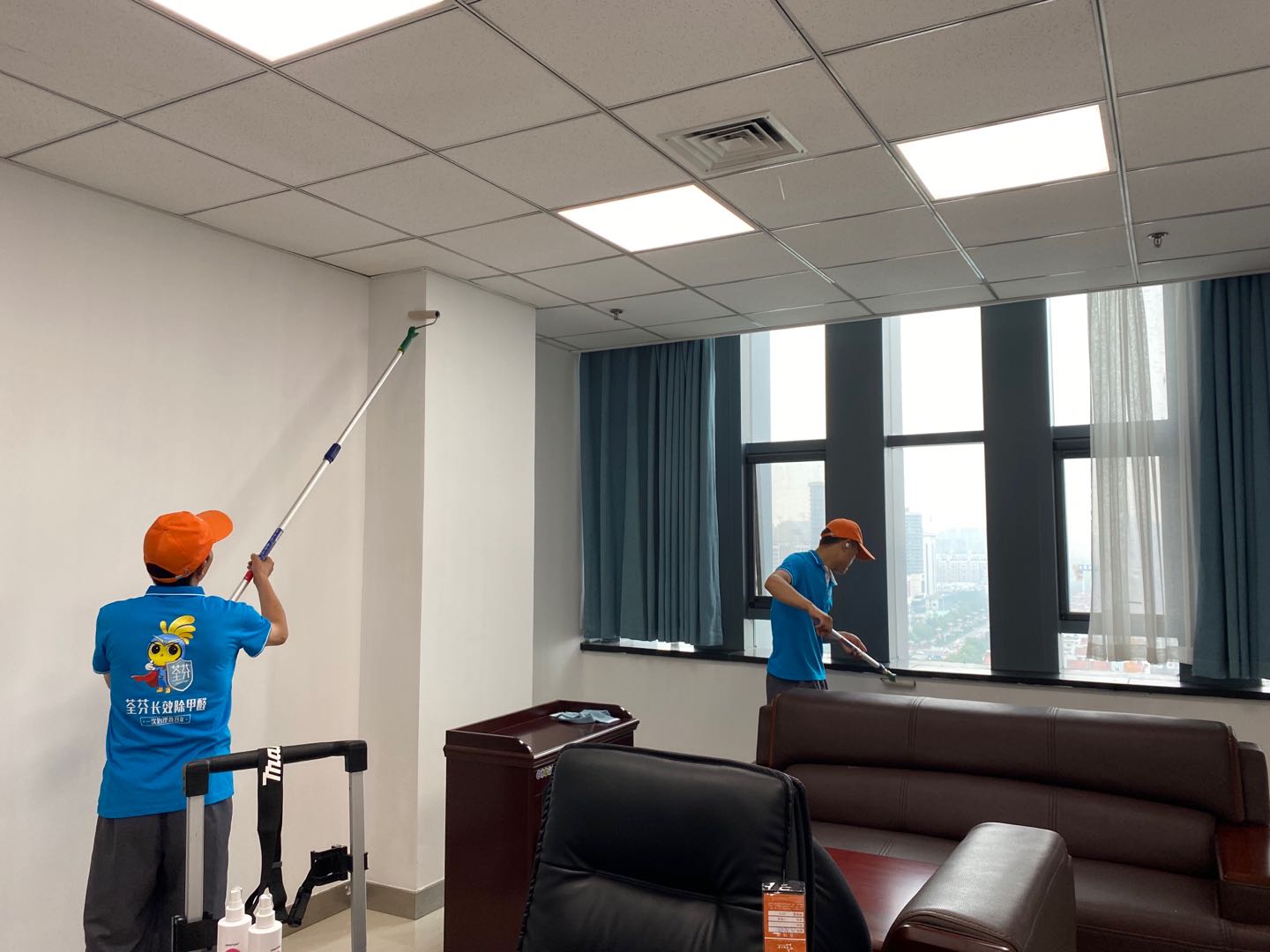 政府辦公室天花板墻壁全面施工 政府辦公室天花板墻壁全面施工