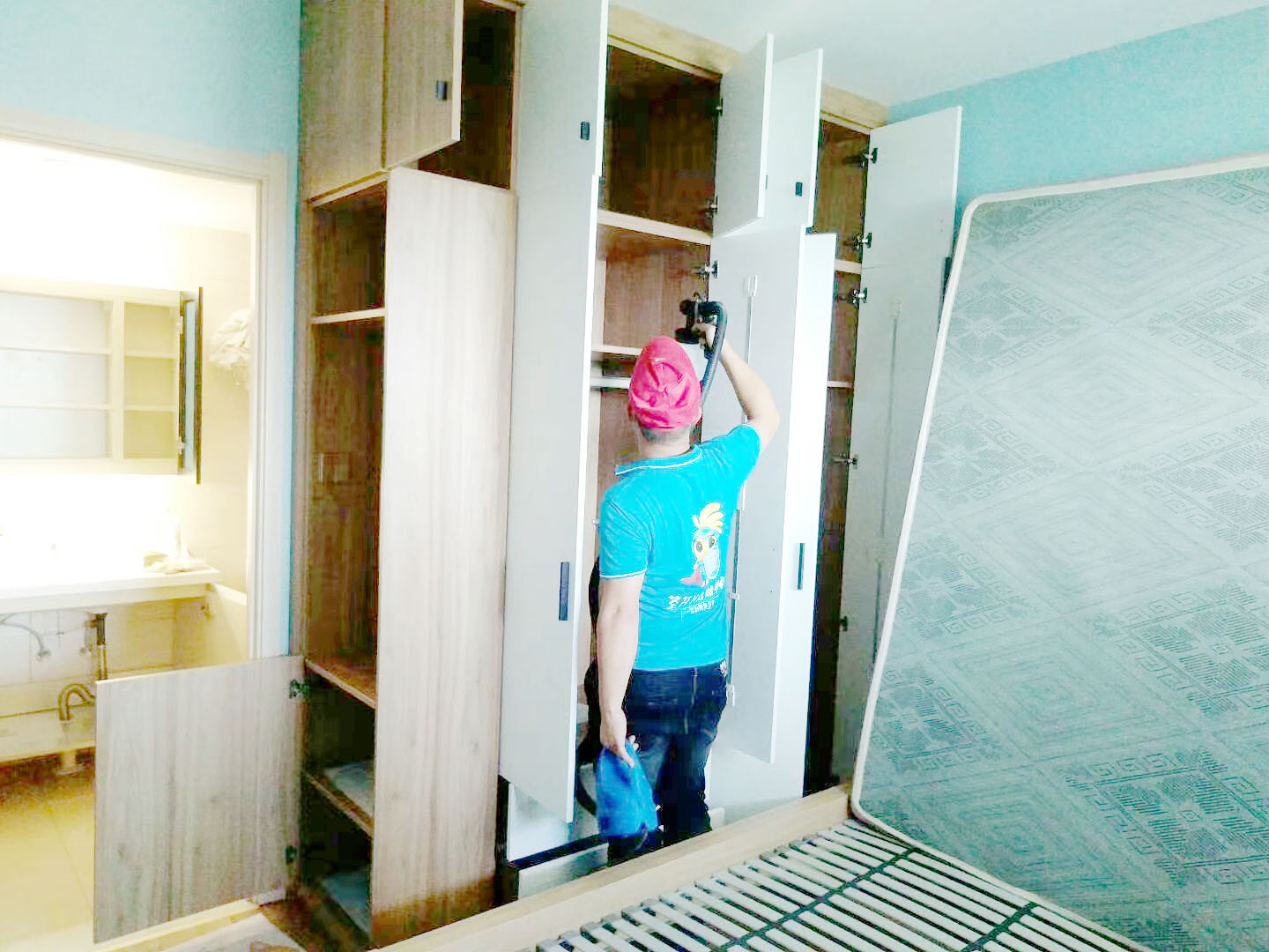 臥室衣柜噴槍施工治理甲醛 臥室衣柜噴槍施工治理甲醛