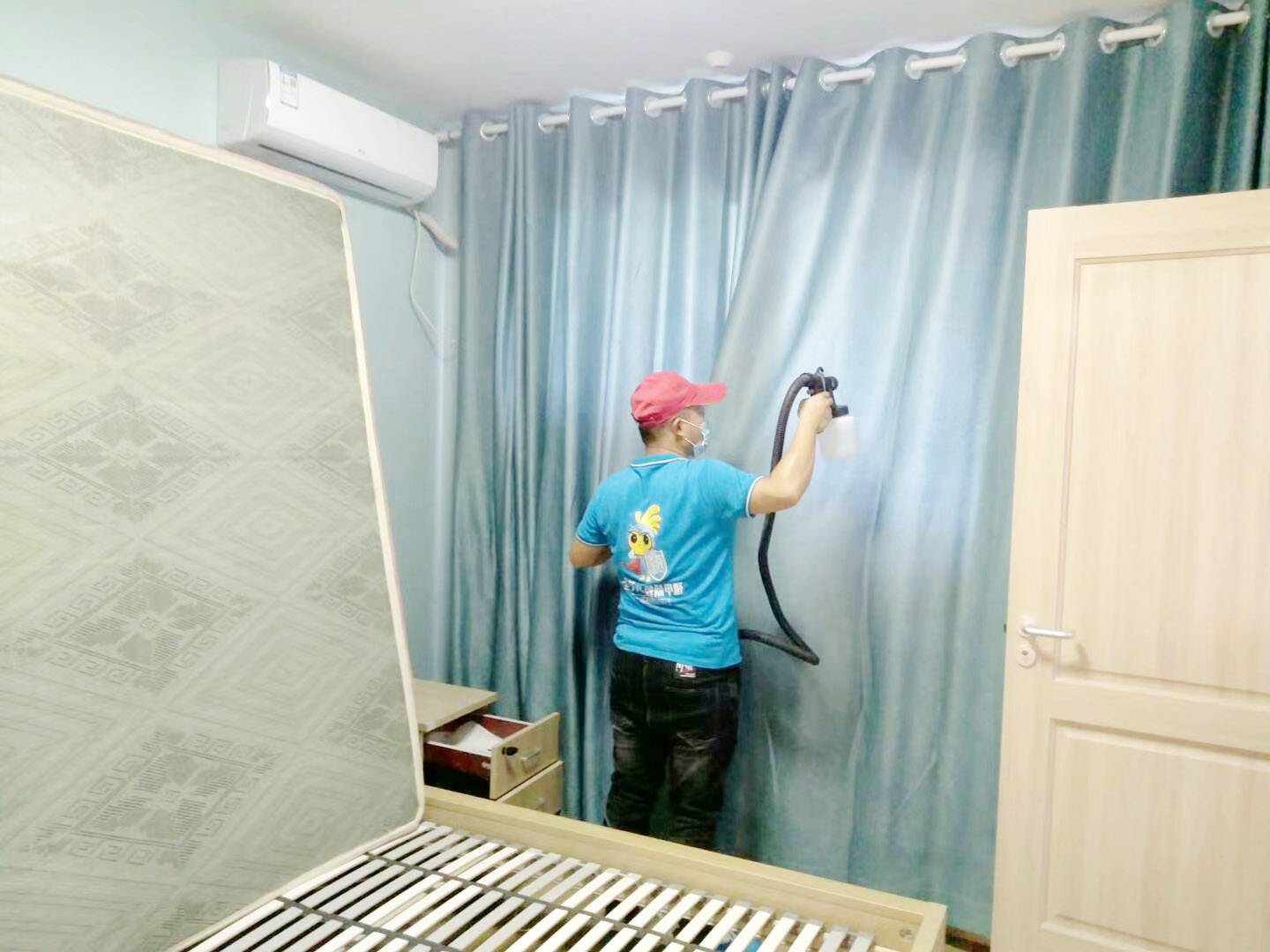 臥室窗簾噴槍施工治理 臥室窗簾噴槍施工治理