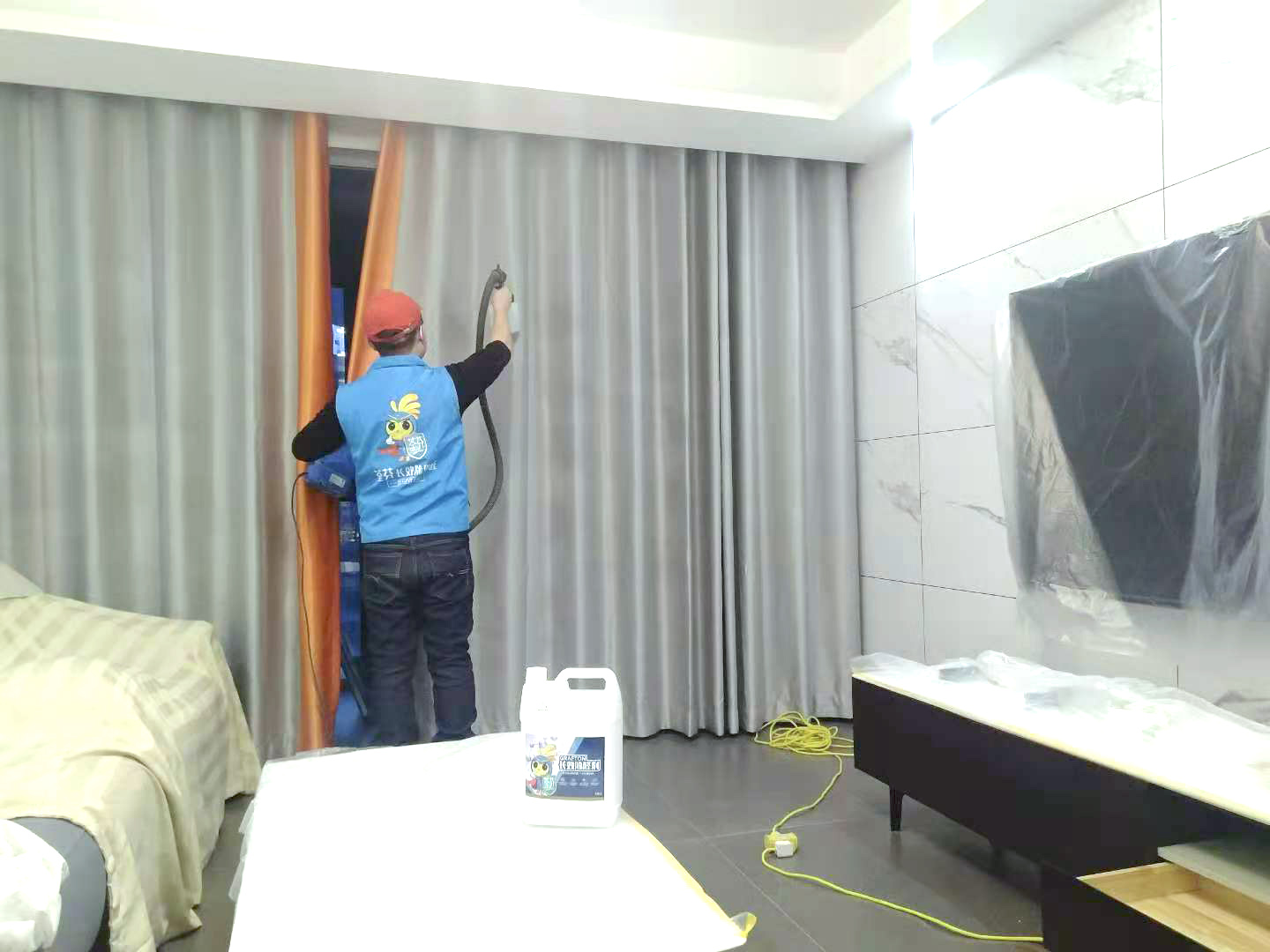 客廳窗簾布藝全方位噴涂治理 客廳窗簾布藝全方位噴涂治理