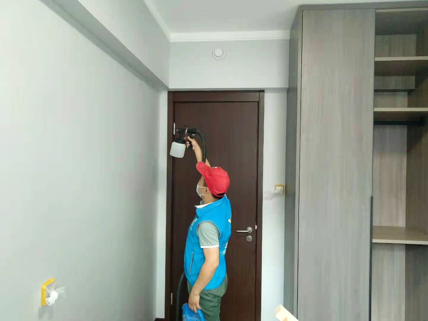 臥室墻面噴槍噴涂治理甲醛 臥室墻面噴槍噴涂治理甲醛