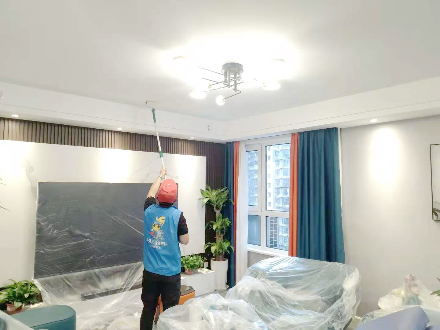 客廳頂面滾筒施工治理甲醛 客廳頂面滾筒施工治理甲醛