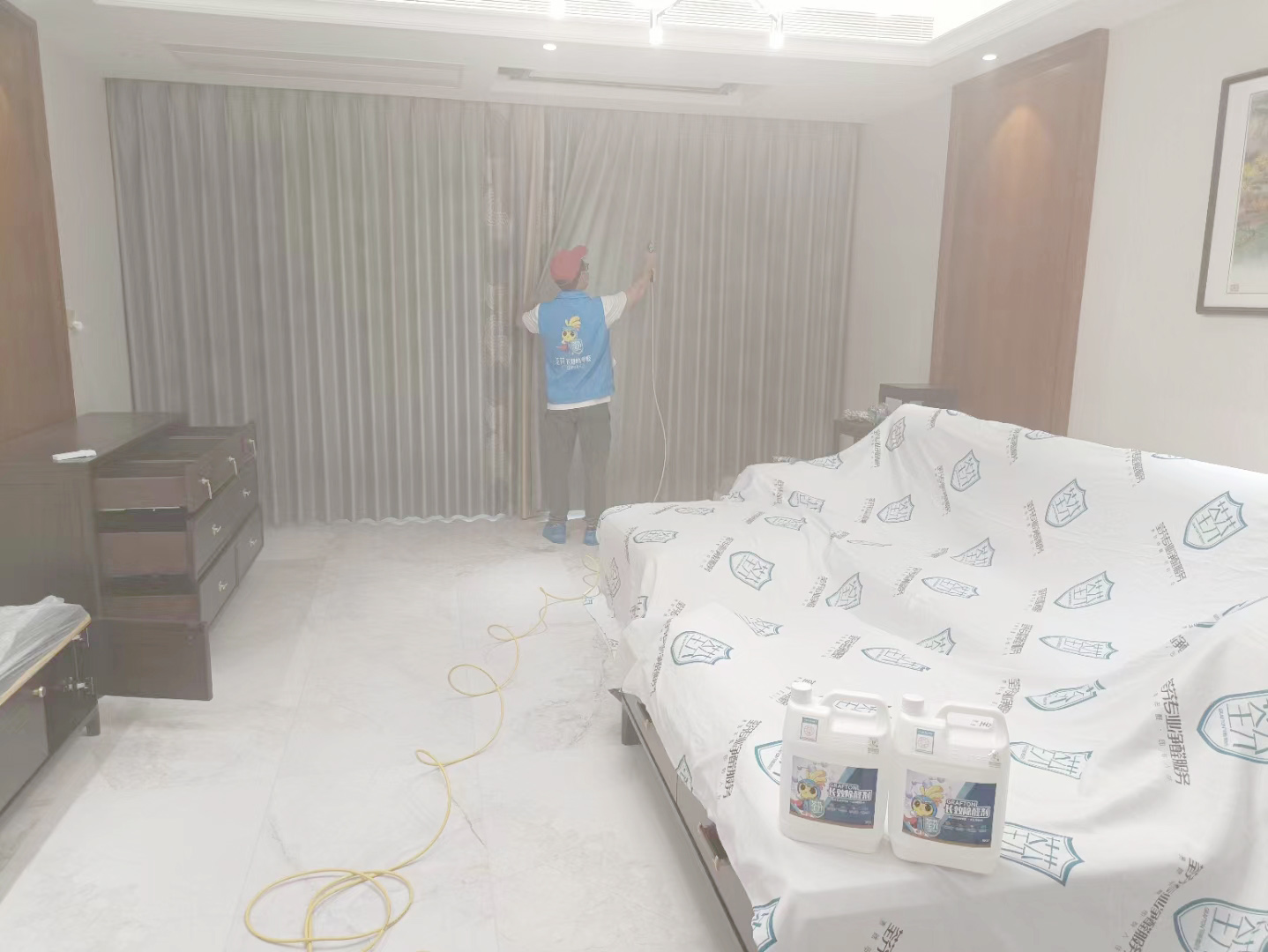 客廳窗簾全方位噴涂治理 客廳窗簾全方位噴涂治理