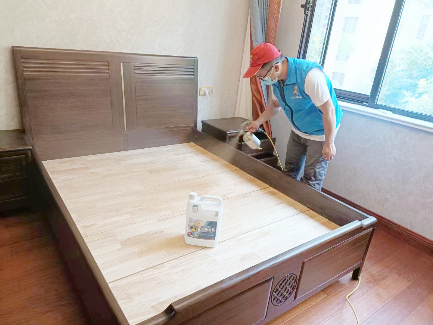 臥室床架噴槍施工治理 臥室床架噴槍施工治理