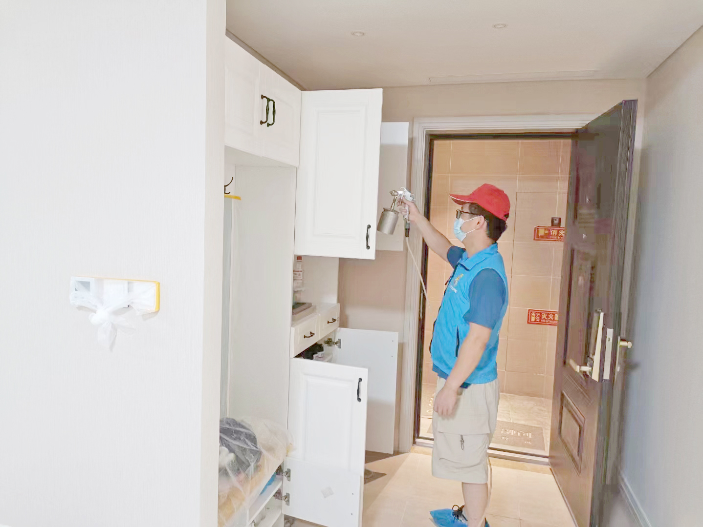 客廳柜子重點污染源噴涂治理施工 客廳柜子重點污染源噴涂治理施工