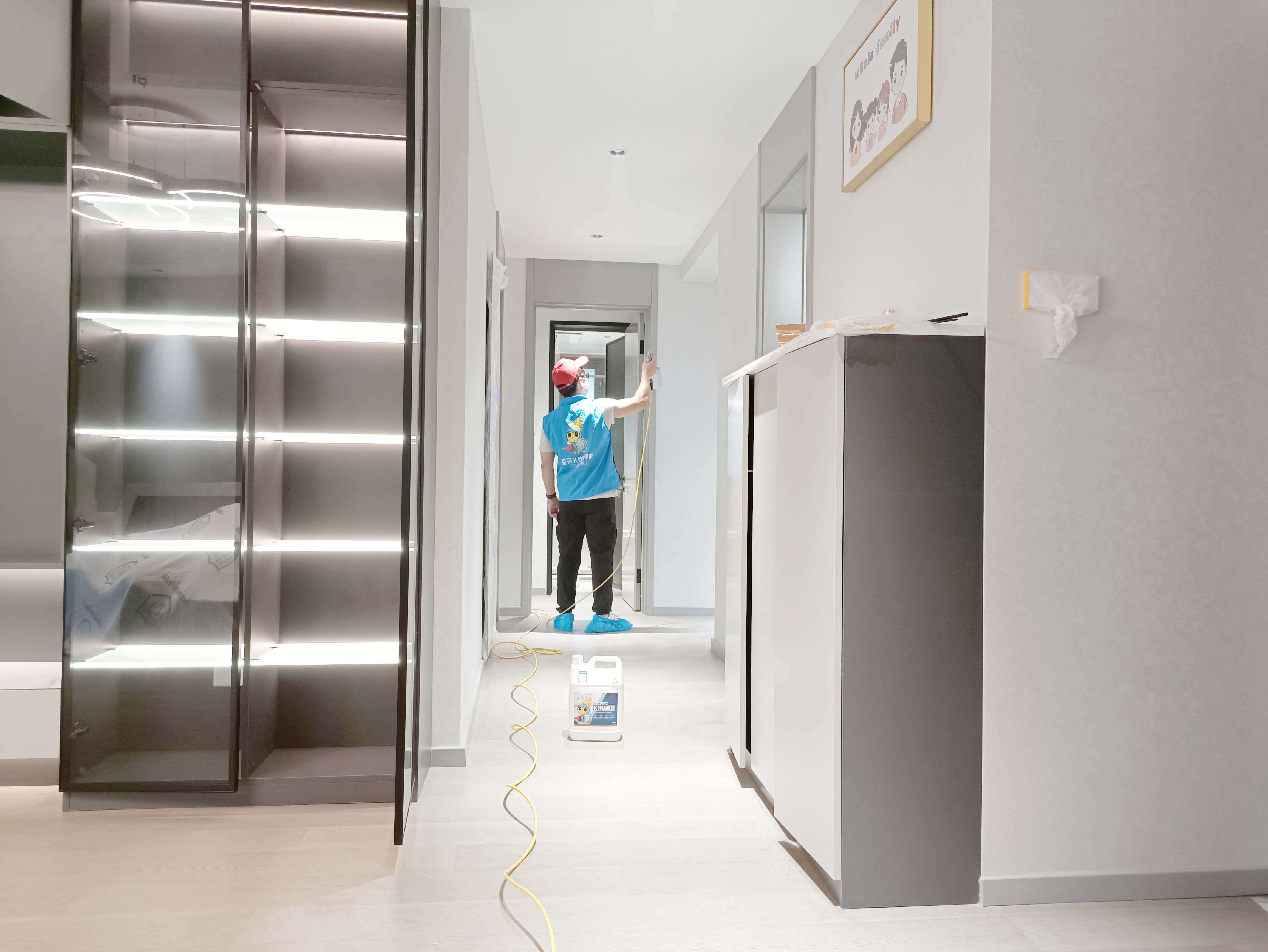 客廳過道墻面噴槍施工治理 客廳過道墻面噴槍施工治理