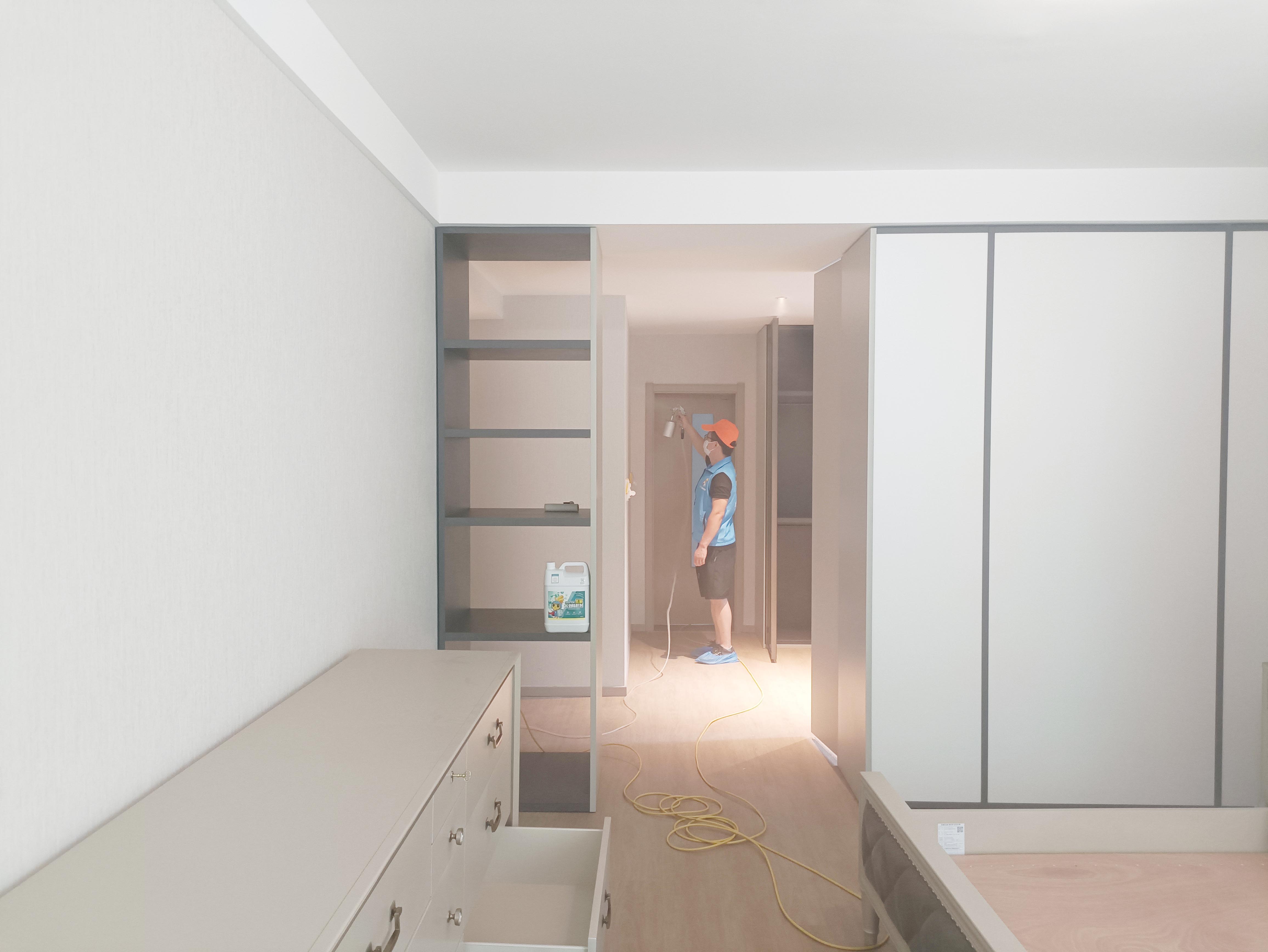 客廳過道墻面噴槍施工治理 客廳過道墻面噴槍施工治理