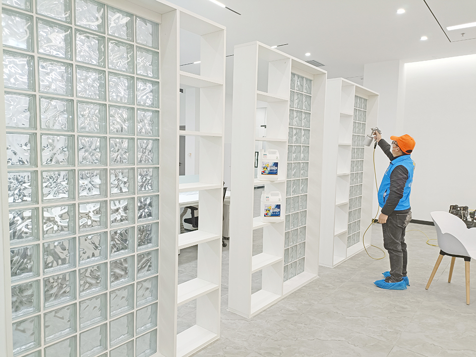 公司展示柜區域噴槍施工治理 公司展示柜區域噴槍施工治理