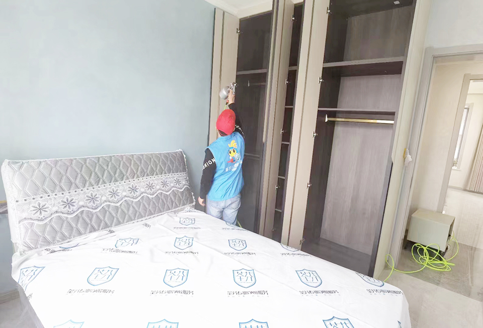 臥室柜子全方位噴涂治理施工 臥室柜子全方位噴涂治理施工