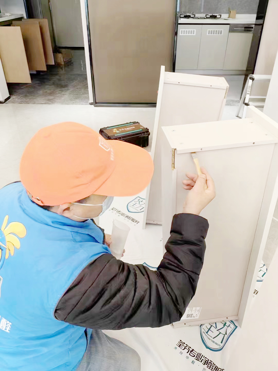 柜子抽屜縫隙刷子精細化施工 柜子抽屜縫隙刷子精細化施工