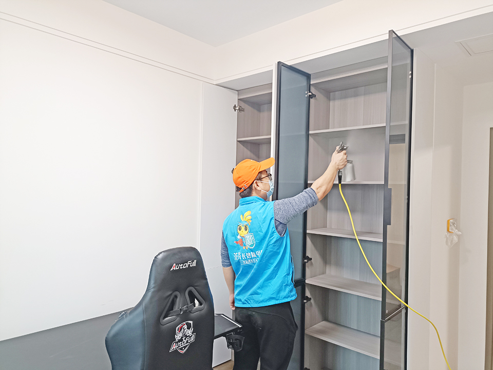 書(shū)房柜子精細(xì)化噴涂治理